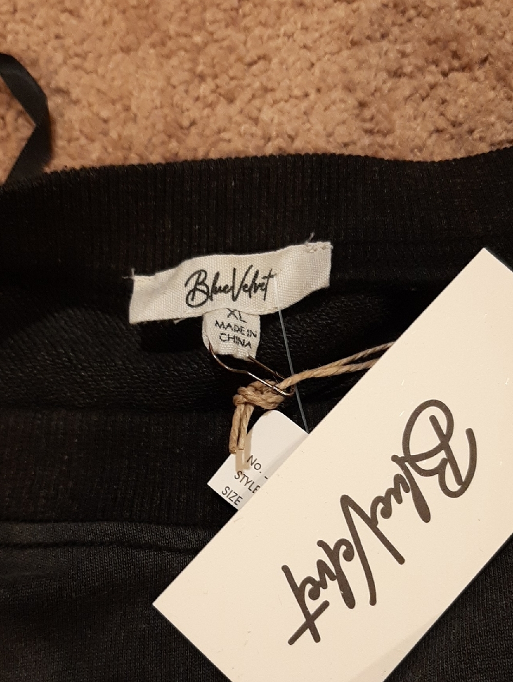 🥀🍓NWT Blue Velvet Black Mineral-Washed Splatter Sweatshirt (XL)🥀 - Picture 7 of 8